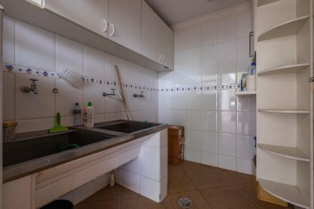 Casa para alugar com 700m², 5 quartos e 6 vagasÁrea de Serviço