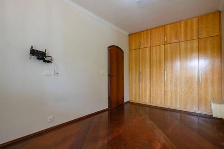 Casa para alugar com 700m², 5 quartos e 6 vagasSuíte 3