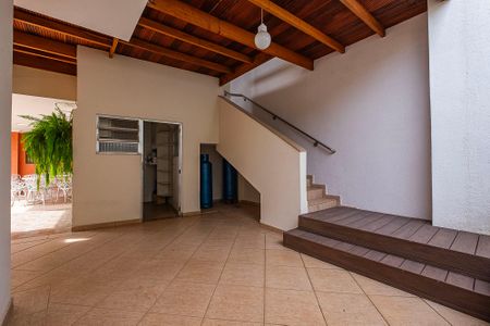 Casa para alugar com 700m², 5 quartos e 6 vagasQuintal