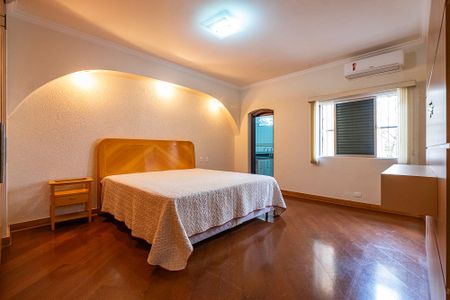 Casa para alugar com 700m², 5 quartos e 6 vagasSuíte 1