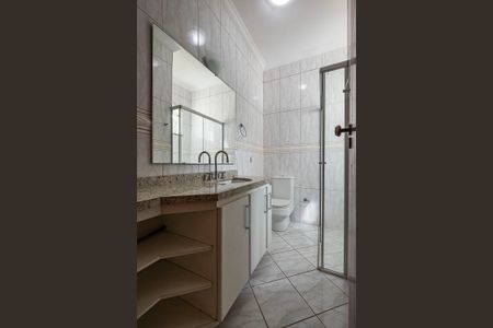 Casa para alugar com 700m², 5 quartos e 6 vagasBanheiro Suíte 3