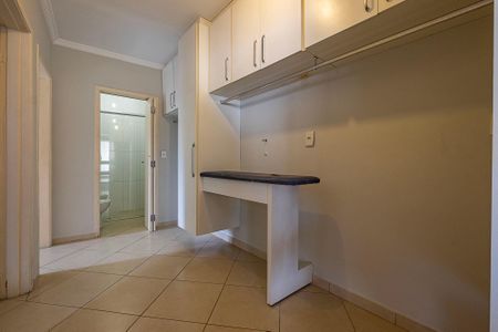 Casa para alugar com 700m², 5 quartos e 6 vagasEdícula