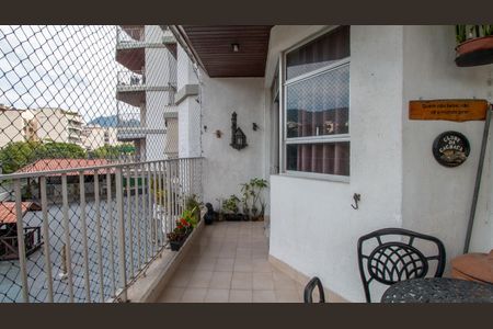Apartamento à venda com 80m², 2 quartos e 2 vagas Apartamento à venda com 80m², 2 quartos e 2 vagasSala Varanda