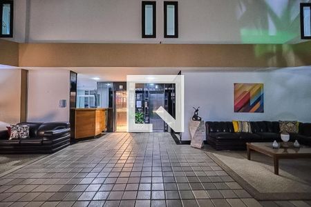 Apartamento à venda com 80m², 2 quartos e 2 vagas Apartamento à venda com 80m², 2 quartos e 2 vagasHall