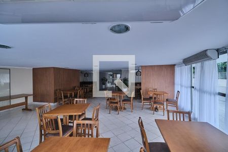 Apartamento à venda com 80m², 2 quartos e 2 vagas Apartamento à venda com 80m², 2 quartos e 2 vagasSalão de Festas