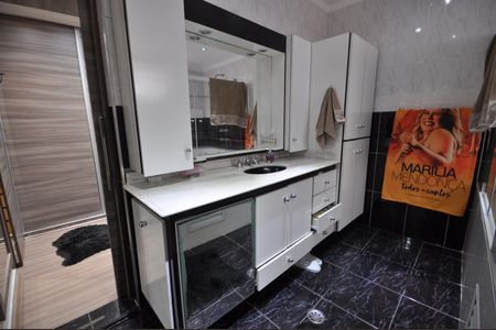 Casa à venda com 700m², 4 quartos e 3 vagasBanheiro da Suíte 1