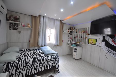 Casa à venda com 700m², 4 quartos e 3 vagasSuíte 2