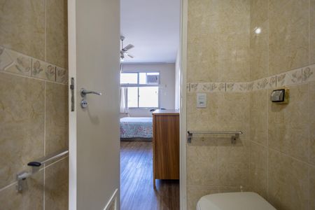 Apartamento à venda com 83m², 2 quartos e 1 vagaBanheiro da Suíte
