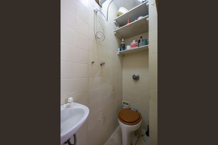 Apartamento à venda com 83m², 2 quartos e 1 vagaBanheiro de Serviço