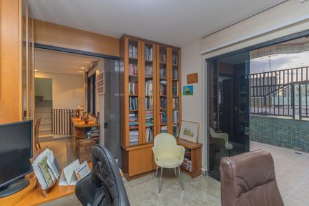 Apartamento à venda com 289m², 4 quartos e 6 vagasEscritório