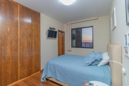 Apartamento à venda com 289m², 4 quartos e 6 vagasSuíte 1
