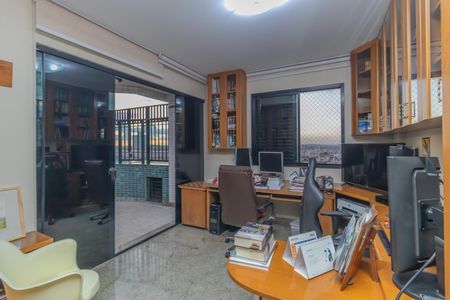 Apartamento à venda com 289m², 4 quartos e 6 vagasEscritório