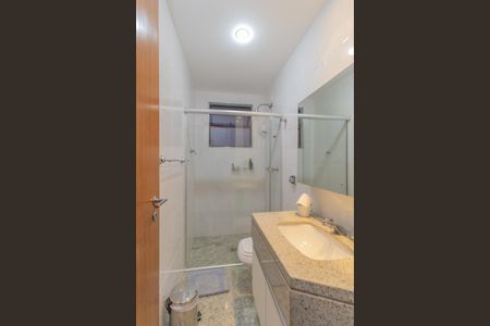 Apartamento à venda com 289m², 4 quartos e 6 vagasBanheiro Social