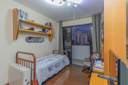 Apartamento à venda com 289m², 4 quartos e 6 vagasQuarto 2