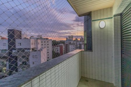Apartamento à venda com 289m², 4 quartos e 6 vagasVaranda Quarto 2