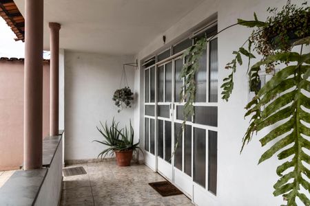 Casa à venda com 277m², 4 quartos e 2 vagasFachada