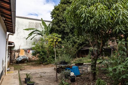 Casa à venda com 277m², 4 quartos e 2 vagasQuintal