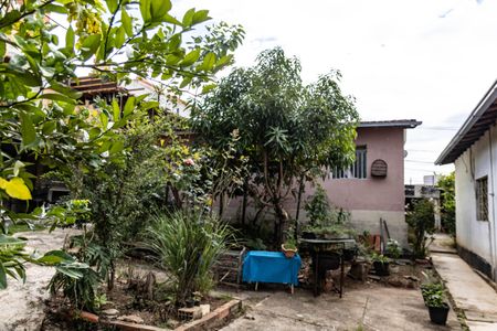 Casa à venda com 277m², 4 quartos e 2 vagasQuintal