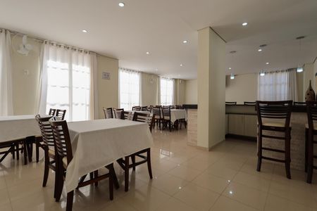 Apartamento à venda com 93m², 3 quartos e 2 vagas Apartamento à venda com 93m², 3 quartos e 2 vagasÁrea comum - Salão de festas adulto