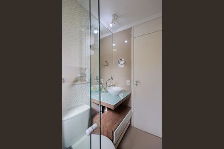 Apartamento à venda com 93m², 3 quartos e 2 vagas Apartamento à venda com 93m², 3 quartos e 2 vagasBanheiro da Suíte