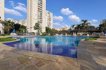 Apartamento à venda com 93m², 3 quartos e 2 vagas Apartamento à venda com 93m², 3 quartos e 2 vagasÁrea comum - Piscina