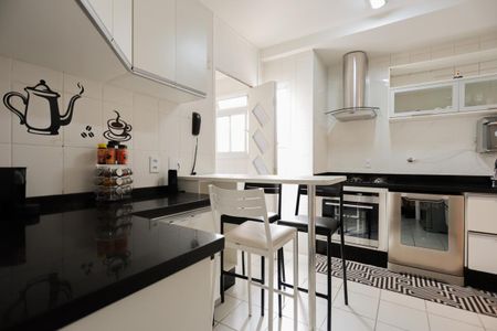 Apartamento à venda com 93m², 3 quartos e 2 vagas Apartamento à venda com 93m², 3 quartos e 2 vagasCozinha