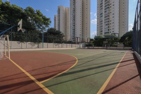 Apartamento à venda com 93m², 3 quartos e 2 vagas Apartamento à venda com 93m², 3 quartos e 2 vagasÁrea comum - Quadra poliesportiva