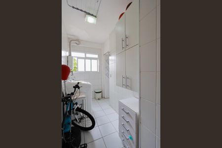 Apartamento à venda com 93m², 3 quartos e 2 vagas Apartamento à venda com 93m², 3 quartos e 2 vagasÁrea de serviço