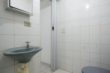 Casa à venda com 130m², 4 quartos e 2 vagasCasa 2 - Banheiro da Suíte 