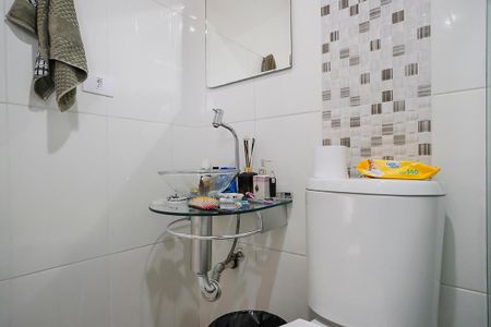 Casa à venda com 130m², 4 quartos e 2 vagasCasa 1 - Banheiro da Suíte 1