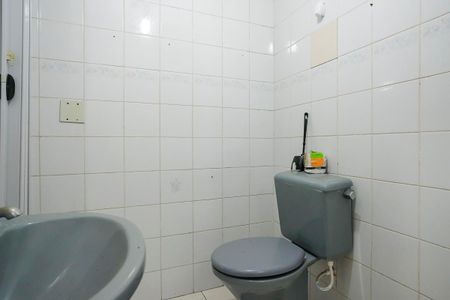 Casa à venda com 130m², 4 quartos e 2 vagasCasa 2 - Banheiro da Suíte 