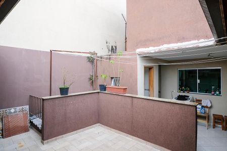 Casa à venda com 130m², 4 quartos e 2 vagasCasa 1 - Área de serviço