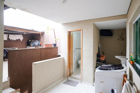 Casa à venda com 130m², 4 quartos e 2 vagasCasa 1 - Área de serviço