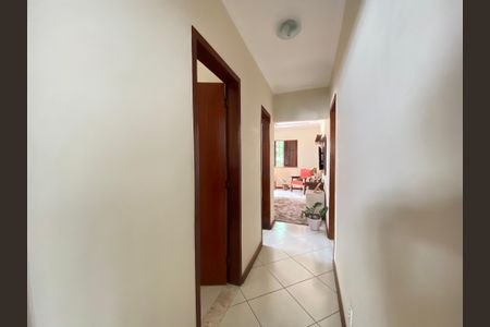 Casa à venda com 156m², 3 quartos e sem vaga Casa à venda com 156m², 3 quartos e sem vagaCorredor