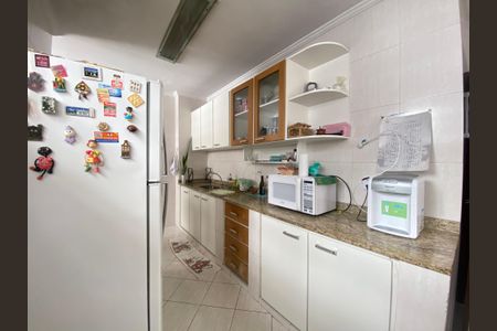 Casa à venda com 156m², 3 quartos e sem vaga Casa à venda com 156m², 3 quartos e sem vagaCozinha