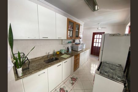 Casa à venda com 156m², 3 quartos e sem vaga Casa à venda com 156m², 3 quartos e sem vagaCozinha