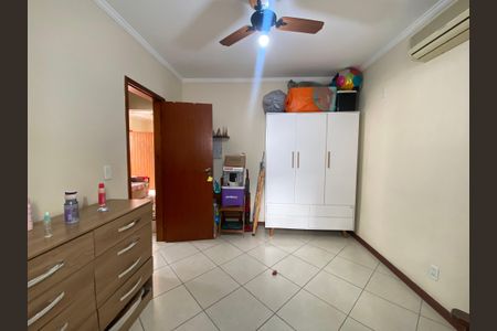 Casa à venda com 156m², 3 quartos e sem vaga Casa à venda com 156m², 3 quartos e sem vagaQuarto 2