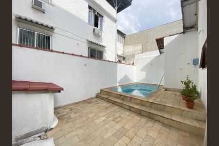 Casa à venda com 156m², 3 quartos e sem vaga Casa à venda com 156m², 3 quartos e sem vagaÁrea Externa