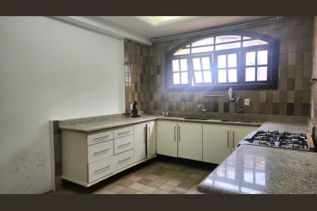 Casa para alugar com 800m², 7 quartos e 6 vagas Casa para alugar com 800m², 7 quartos e 6 vagasCozinha 1