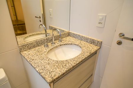 Apartamento à venda com 64m², 2 quartos e 1 vagaBanheiro da Suíte - Pia