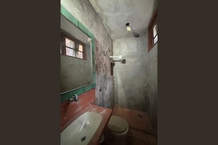 Casa à venda com 300m², 5 quartos e 1 vaga Casa à venda com 300m², 5 quartos e 1 vagaBanheiro social 3