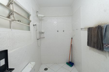 Casa à venda com 184m², 3 quartos e 8 vagas Casa à venda com 184m², 3 quartos e 8 vagasBanheiro da Suite