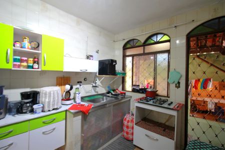 Casa à venda com 448m², 6 quartos e 2 vagasCasa 2 - Cozinha