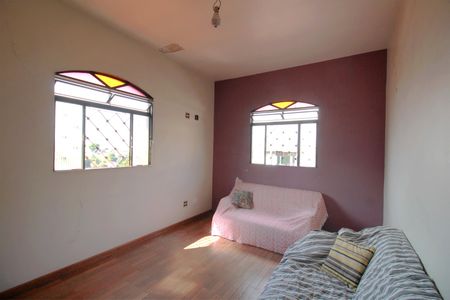 Casa à venda com 448m², 6 quartos e 2 vagasCasa 1 - Quarto 1