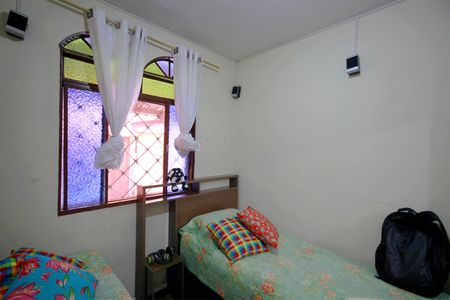 Casa à venda com 448m², 6 quartos e 2 vagasCasa 2 - Quarto 1