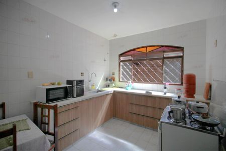 Casa à venda com 448m², 6 quartos e 2 vagasCasa 1 - Cozinha