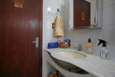 Casa à venda com 448m², 6 quartos e 2 vagasCasa 1 - Banheiro 1