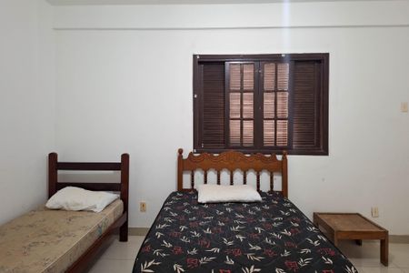 Casa à venda com 650m², 4 quartos e 10 vagas Casa à venda com 650m², 4 quartos e 10 vagasSuíte 2