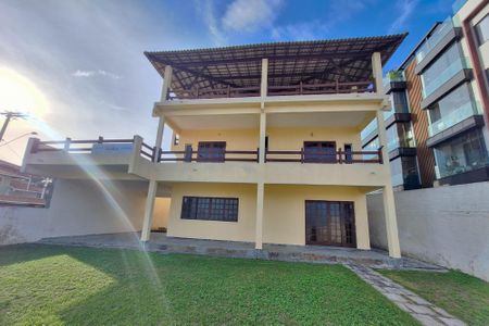 Casa à venda com 650m², 4 quartos e 10 vagas Casa à venda com 650m², 4 quartos e 10 vagasFachada