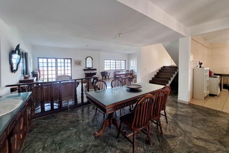 Casa à venda com 650m², 4 quartos e 10 vagas Casa à venda com 650m², 4 quartos e 10 vagasSala 1